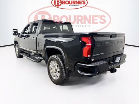 Used 2025 Chevrolet Silverado 3500 High Country w/ High Country Premium Package AWD/4WD image 11