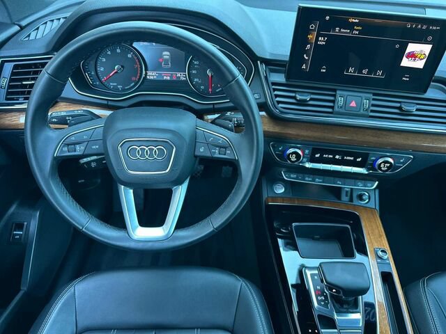 Used 2023 Audi Q5 2.0T Premium w/ Convenience Package AWD/4WD image 17