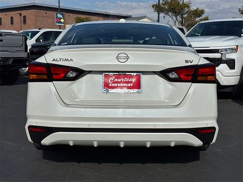 Used 2023 Nissan Altima 2.5 SV image 10