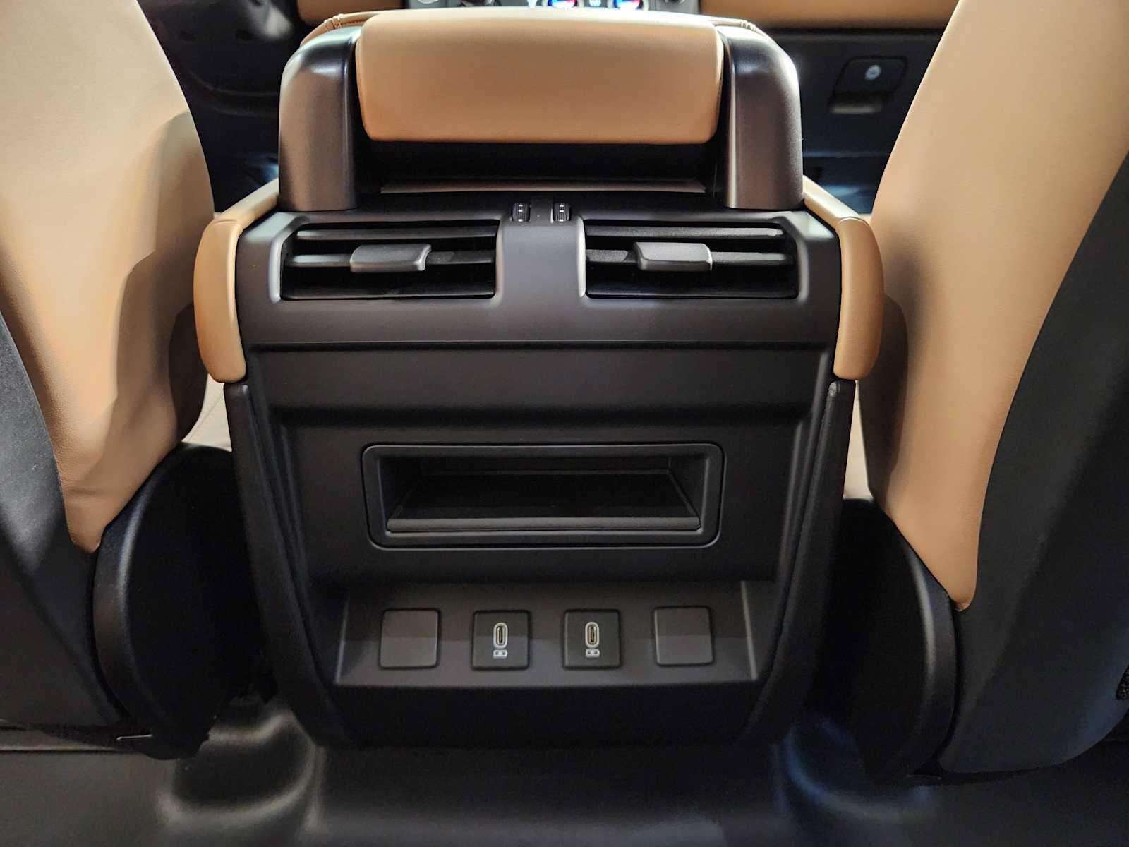 New 2026 Land Rover Defender 110 X-Dynamic SE AWD/4WD image 30