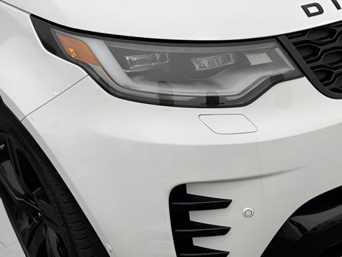 Certified 2025 Land Rover Discovery Dynamic SE image 8
