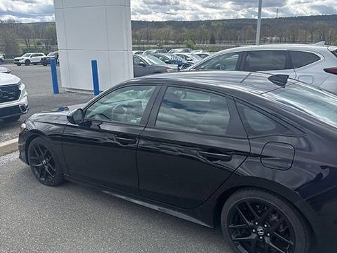 Used 2023 Honda Civic Sport image 9