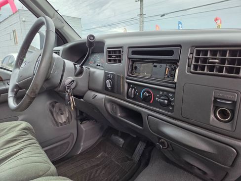 Used 2003 Ford F250 XLT image 12