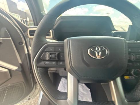 Used 2024 Toyota Tacoma SR5 w/ SR5 Upgrade Package AWD/4WD image 20