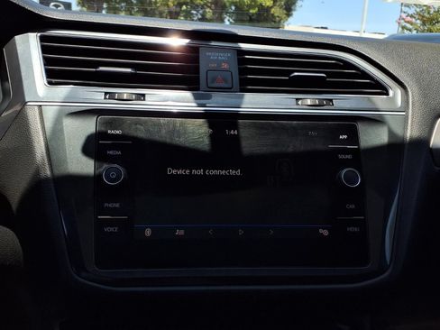Used 2020 Volkswagen Tiguan SE FWD image 8