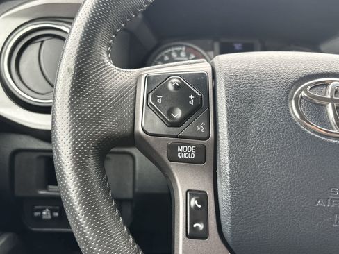 Used 2019 Toyota Tacoma TRD Off-Road AWD/4WD image 14