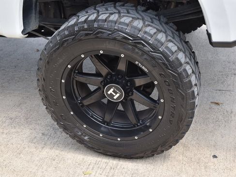 Used 2021 Ford F250 Platinum w/ FX4 Off-Road Package AWD/4WD image 13