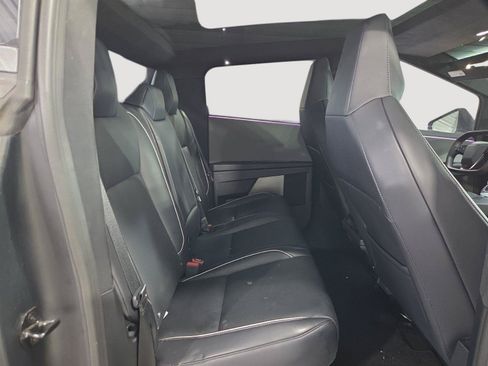 Used 2025 Tesla Cybertruck AWD Crew Cab image 9