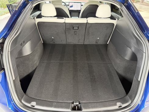 Used 2021 Tesla Model Y Long Range image 19