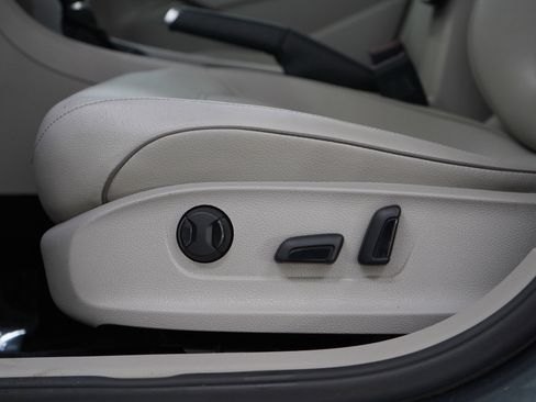 Used 2017 Volkswagen Passat 1.8T R-Line image 20