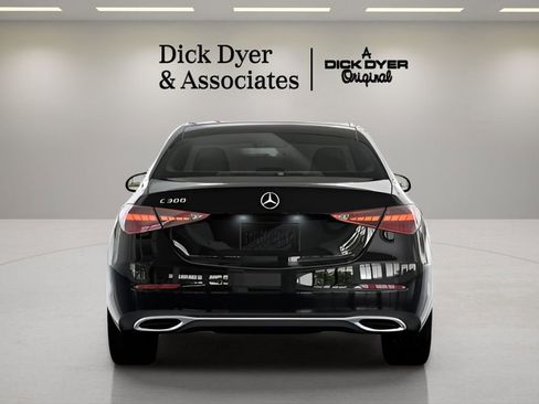 Used 2025 Mercedes-Benz C 300 Sedan image 14