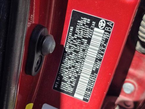 Used 2018 Toyota Corolla LE image 14