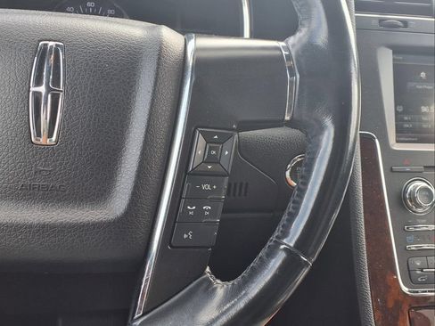 Used 2015 Lincoln Navigator L 2WD image 23