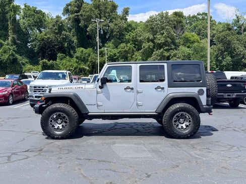 Used 2016 Jeep Wrangler Unlimited Rubicon AWD/4WD image 3