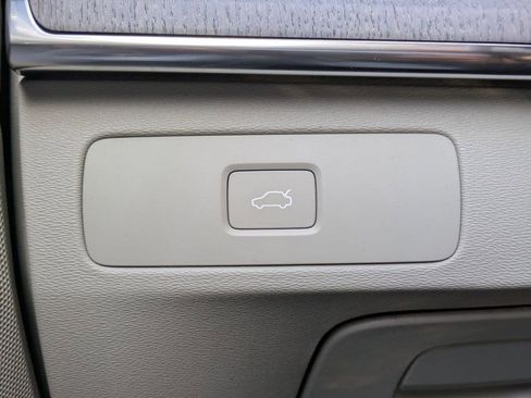 New 2026 Volvo XC90 B6 Ultra w/ Protection Package image 34