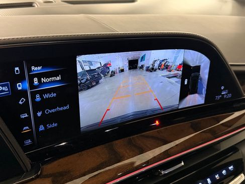 Used 2023 Cadillac Escalade Sport Platinum w/ Heavy-Duty Trailer Package AWD/4WD image 19