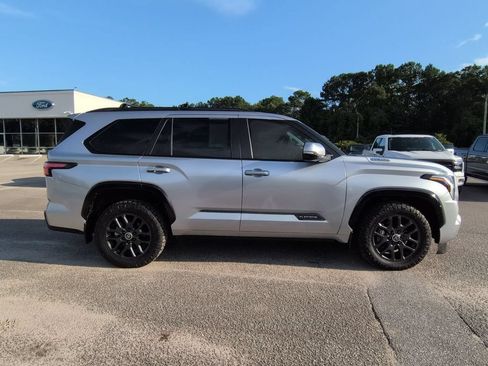 Used 2024 Toyota Sequoia Platinum AWD/4WD image 3