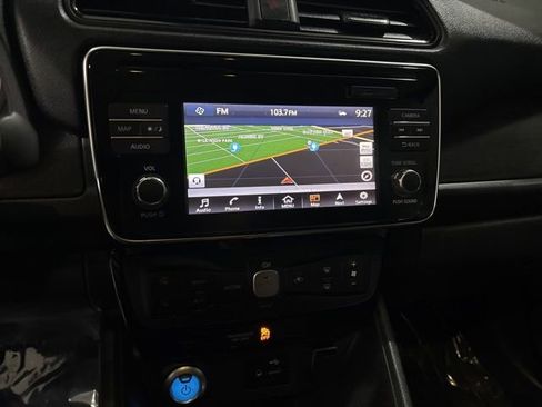 Used 2018 Nissan Leaf SV w/ SV Technology Package FWD image 22