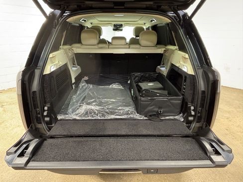 New 2026 Land Rover Range Rover Long Wheelbase SE AWD/4WD image 44