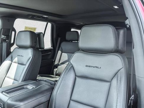 Used 2023 GMC Yukon Denali AWD/4WD image 12