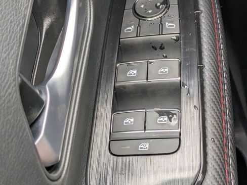 New 2026 Nissan Kicks SR FWD image 24