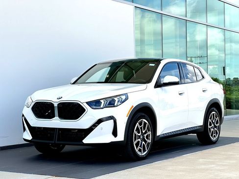 New 2026 BMW X2 xDrive28i w/ Technology Package AWD/4WD image 9