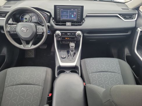 Used 2020 Toyota RAV4 XLE image 18