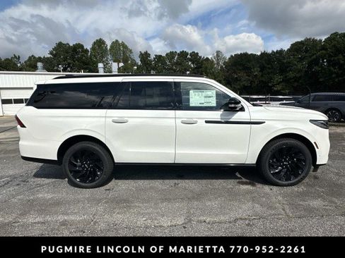 New 2025 Lincoln Navigator L Reserve w/ Jet Appearance Package image 8