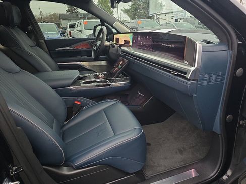 Used 2025 Cadillac Escalade IQ Sport 2 image 17