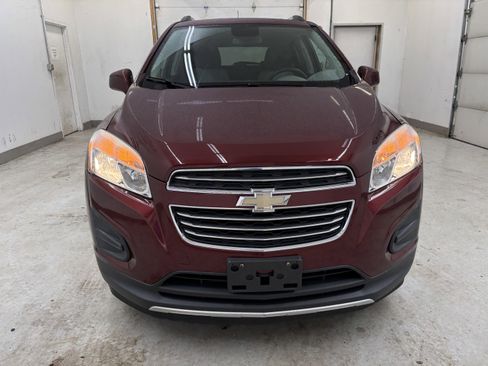 Used 2016 Chevrolet Trax LT w/ LT Sun and Sound Package FWD image 6