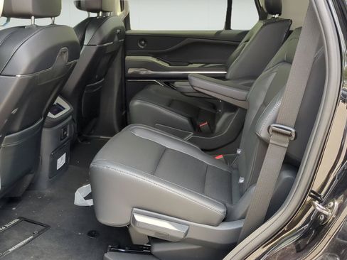 New 2026 Lincoln Navigator Premiere AWD/4WD image 20