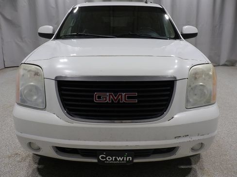 Used 2011 GMC Yukon XL SLT w/ SLT-2 Equipment Package AWD/4WD image 7