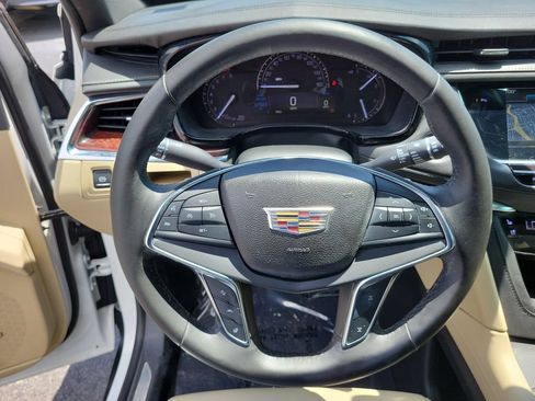 Used 2017 Cadillac XT5 Premium Luxury FWD image 30