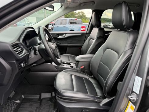 Used 2025 Ford Escape Platinum AWD/4WD image 13