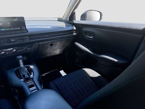 Used 2024 Honda HR-V LX image 21