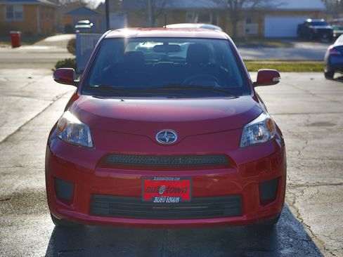 Used 2010 Scion xD image 2
