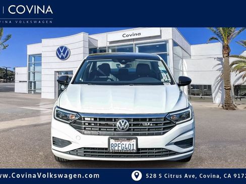 Used 2020 Volkswagen Jetta SEL image 2