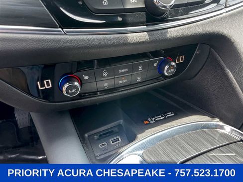 Used 2023 Buick Enclave Essence FWD image 18