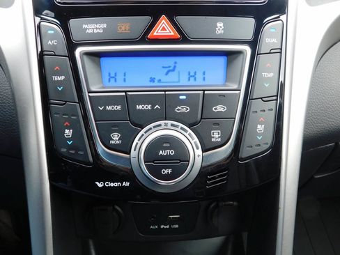 Used 2016 Hyundai Elantra GT w/ Option Group 03 FWD image 13