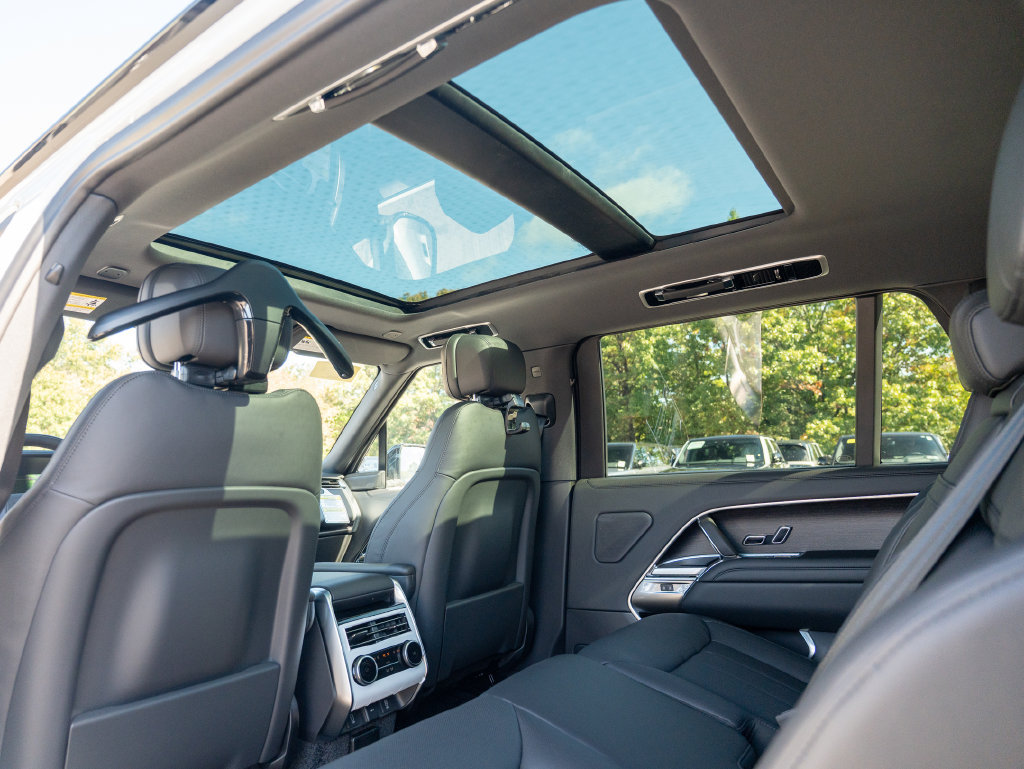 New 2027 Land Rover Range Rover Long Wheelbase SE AWD/4WD image 21