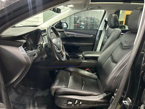 Used 2017 Cadillac XT5 Premium Luxury AWD/4WD image 8