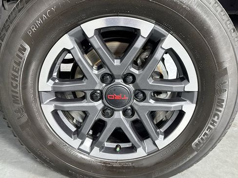 Used 2024 Toyota Tacoma TRD Sport image 31