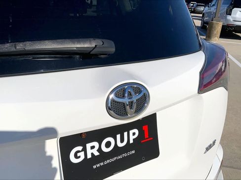 Used 2018 Toyota RAV4 XLE image 30