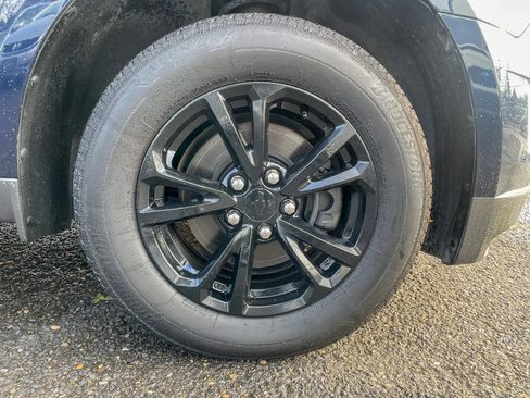 Used 2017 Chevrolet Equinox LT w/ Convenience Package AWD/4WD image 39