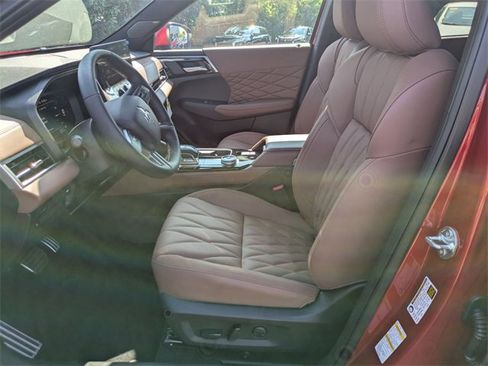 New 2025 Mitsubishi Outlander SEL image 14