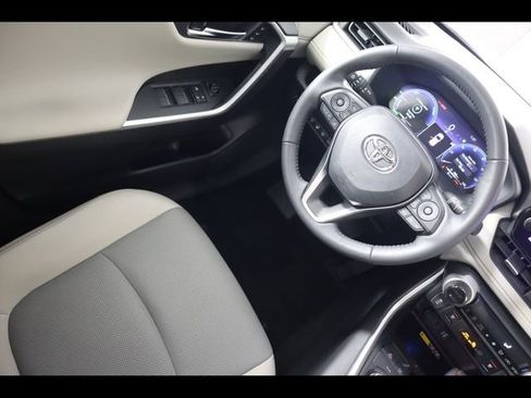 Used 2023 Toyota RAV4 Limited AWD/4WD image 20