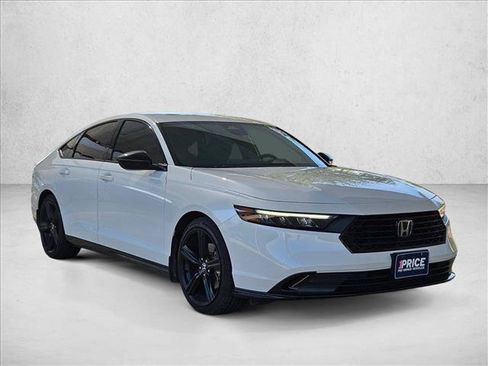 Used 2023 Honda Accord Sport image 3