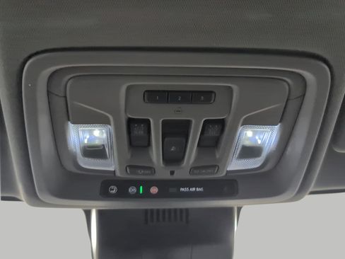 Used 2023 GMC Sierra 1500 Denali w/ Technology Package AWD/4WD image 19