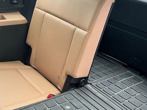 Used 2025 Hyundai Santa Fe Limited image 7