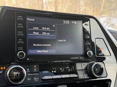 Used 2022 Toyota Highlander XLE image 7